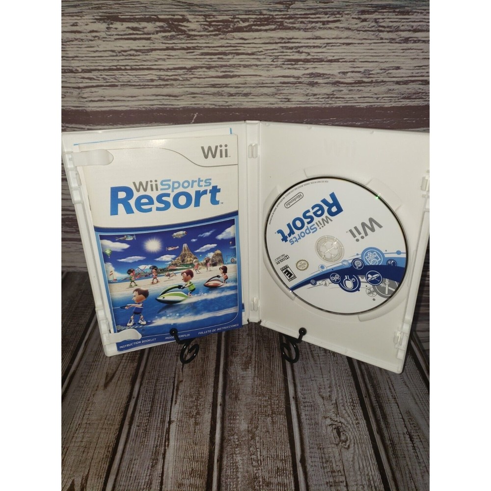Wii Sports Resort (Nintendo Wii, 2009) CIB Complete With Manual - Tested